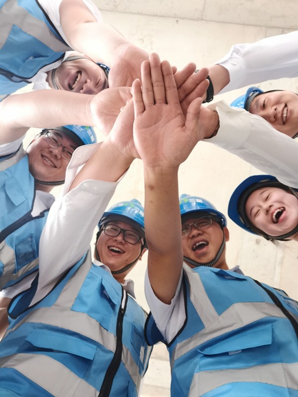 山东金年金字招牌诚信至上集团举办庆祝新中国成立70周年“我和我的祖国”书画摄影作品展